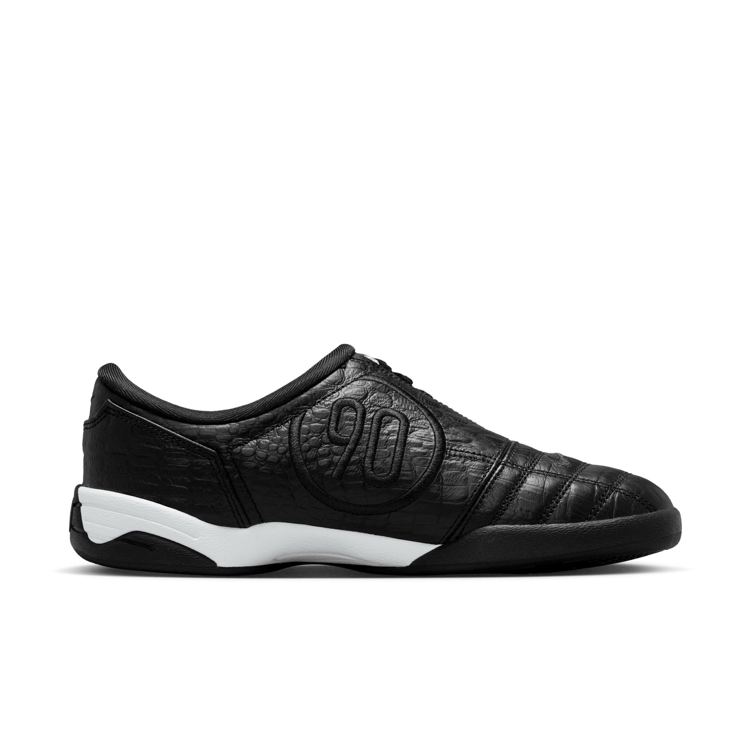 Nike Total 90 Women's Shoe Black/White Street | Hibbett